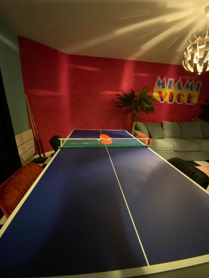 Capsule Miami Vice - Jacuzzi - Billard - Ecran Cinema & Netflix - Ping-Pong - Nintendo & Jeux- Lievin Exterior photo