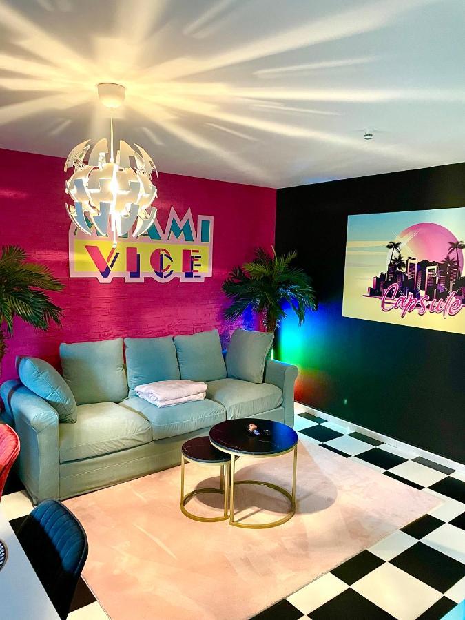 Capsule Miami Vice - Jacuzzi - Billard - Ecran Cinema & Netflix - Ping-Pong - Nintendo & Jeux- Lievin Exterior photo