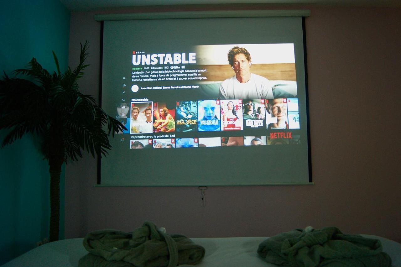 Capsule Miami Vice - Jacuzzi - Billard - Ecran Cinema & Netflix - Ping-Pong - Nintendo & Jeux- Lievin Exterior photo
